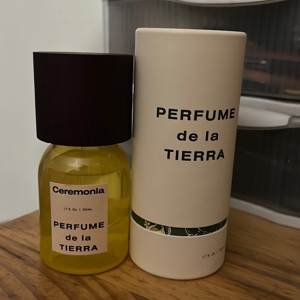 Ceremonia Perfume de la Tierra 90% full